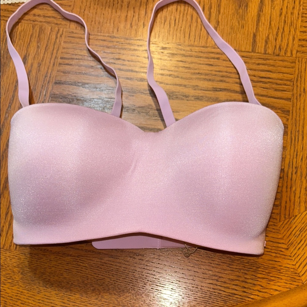 NWT SKIMS Light Pink Wireless Form Strapless Bra